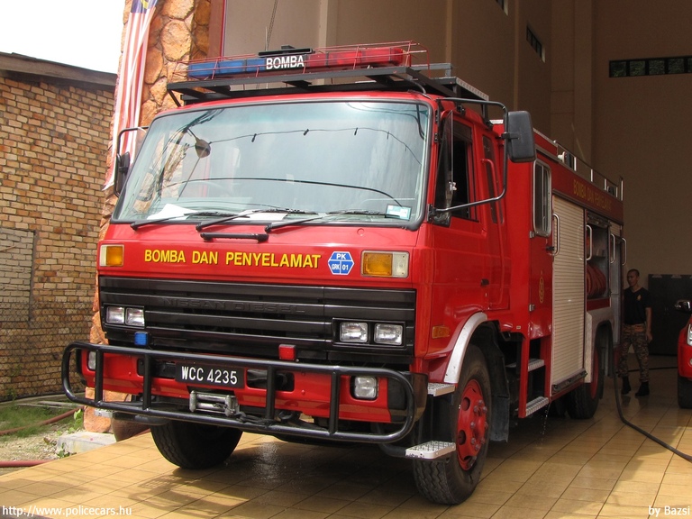 Nissan Diesel CME, fotó: Bazsi
Keywords: maláj Malajzia tűzoltó tűzoltóautó tűzoltóság malaysian Malaysia fire firetruck