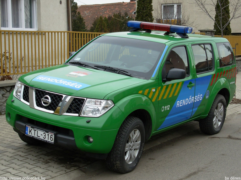 Nissan Pathfinder, fotó: dénes
Keywords: magyar Magyarország rendőr rendőrautó rendőrség KTL-316 Hungary hungarian police policecar 