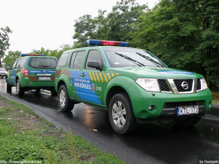 Nissan Pathfinder, fotó: Danigabi
Keywords: magyar Magyarország rendőr rendőrautó rendőrség KTL-173 Hungary hungarian police policecar 