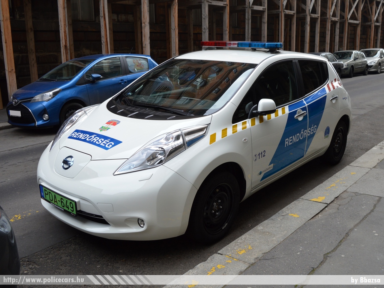 Nissan Leaf, fotó: Bbazsa
Keywords: magyar Magyarország rendőr rendőrautó rendőrség Hungary hungarian police policecar PDA-649