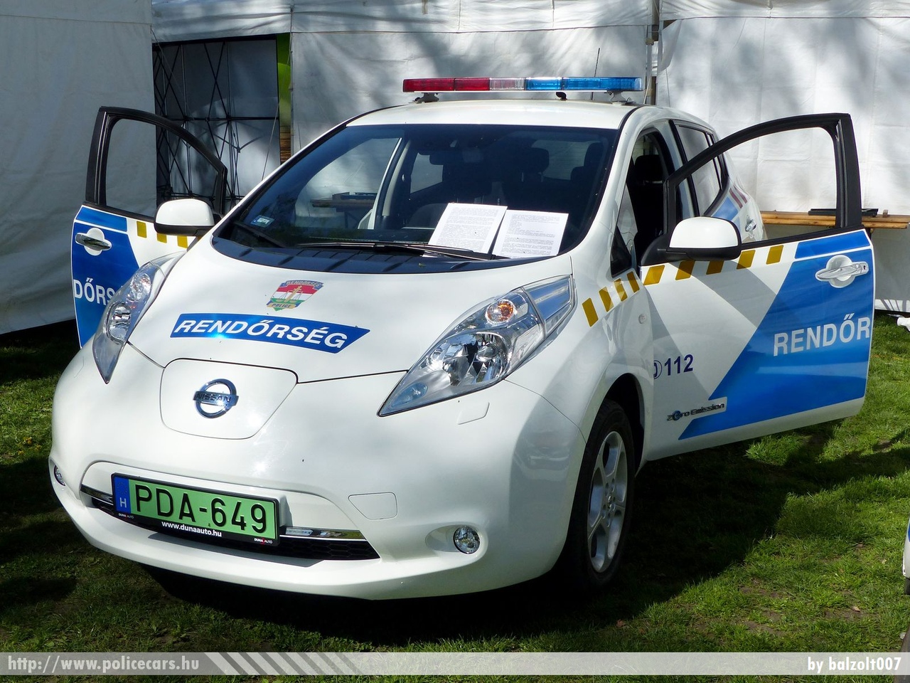 Nissan Leaf, fotó: balzolt007
Keywords: magyar Magyarország rendőr rendőrautó rendőrség Hungary hungarian police policecar PDA-649