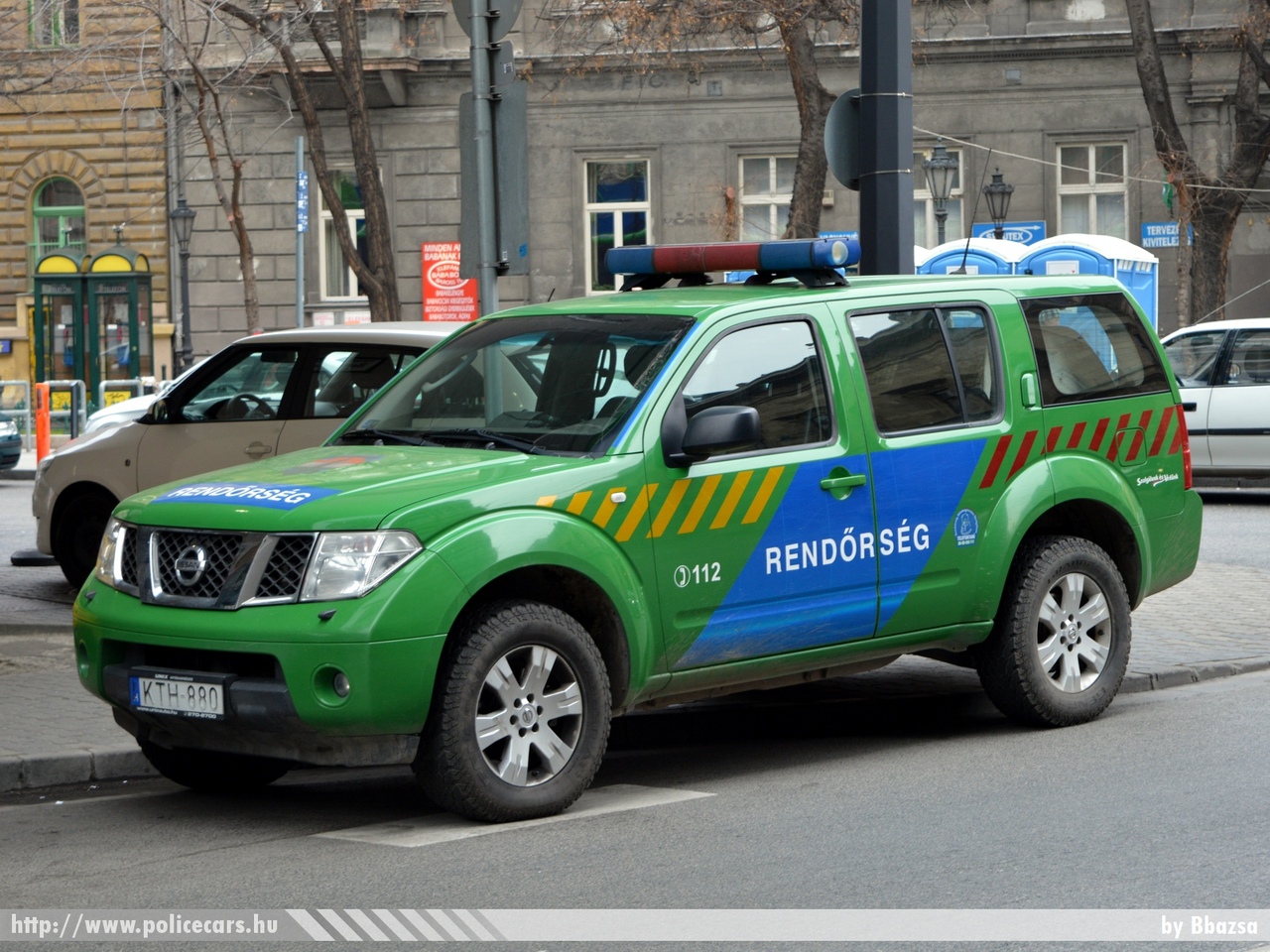 Nissan Pathfinder, fotó: Bbazsa
Keywords: magyar Magyarország rendőr rendőrautó rendőrség Hungary hungarian police policecar KTH-880