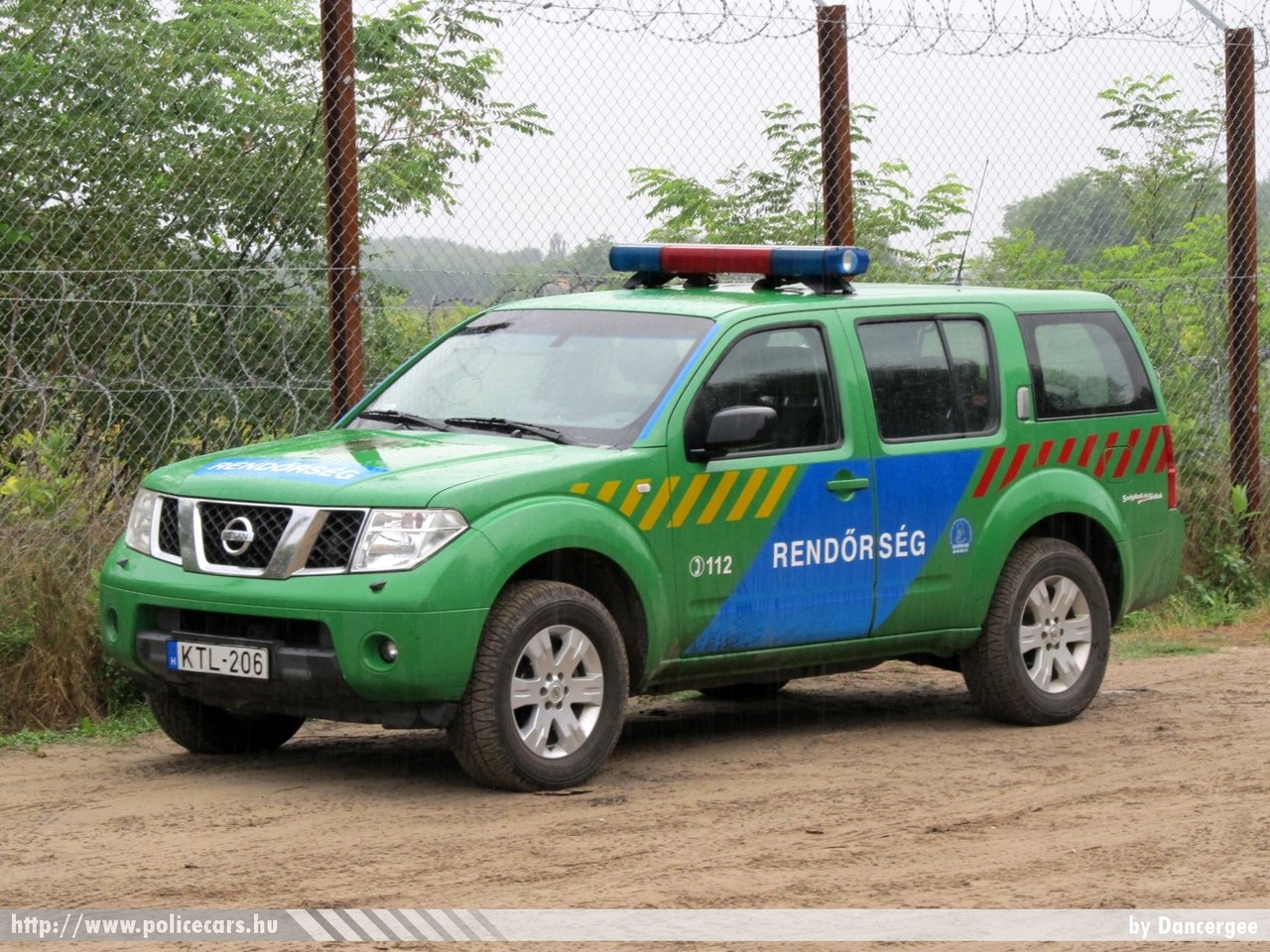 Nissan Pathfinder, fotó: Dancergee
Keywords: magyar Magyarország rendőr rendőrautó rendőrség Hungary hungarian police policecar KTL-206