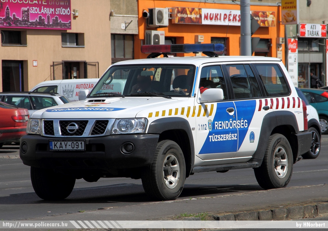 Nissan Patrol, fotó: HNorbert
Keywords: magyar Magyarország rendőr rendőrautó rendőrség Hungary hungarian police policecar KAY-091