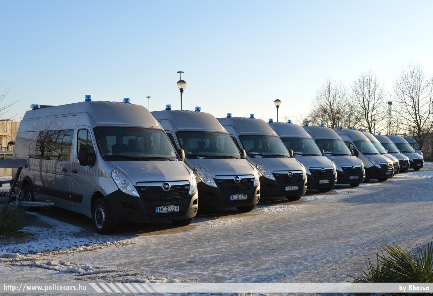 Opel Movano, Nemzeti Közlekedési Hatóság (Nemzeti Fejlesztési Minisztérium), fotó: Bbazsa
Keywords: magyar Magyarország hungarian Hungary NKH NCS-928 NCS-925 NCS-940 NCS-938