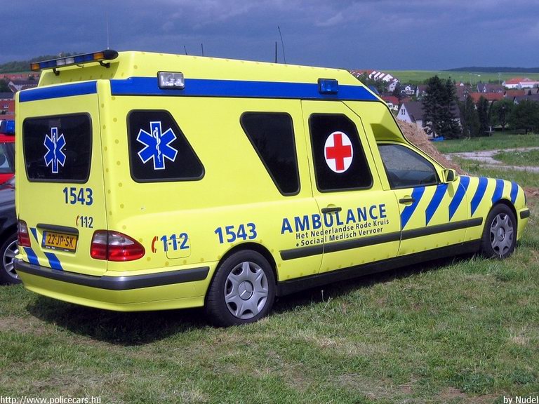 Mercedes E, fotó: Nudel
Keywords: mentő mentőautó Hollandia holland