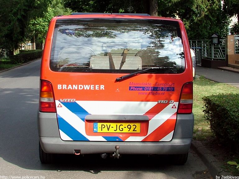 Mercedes Vito, fotó: Zseblovag
Keywords: tûzoltó tûzoltóautó tûzoltóság Hollandia holland Brandweer