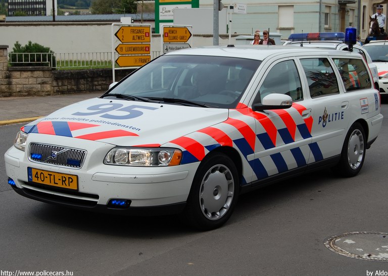 Volvo, fotó: Aldo
Keywords: rendőr rendőrautó rendőrség Hollandia holland Politie