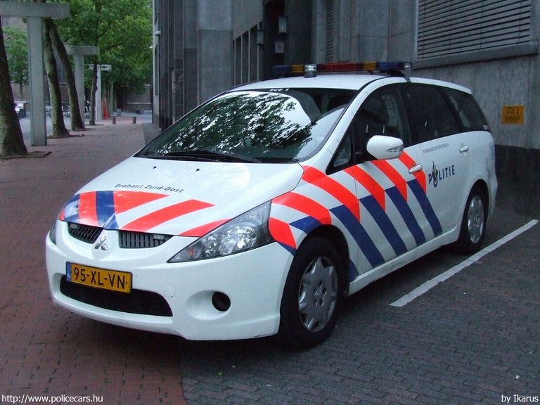 Mitsubishi Grandis, fotó: Ikarus
Keywords: holland Hollandia rendőr rendőrautó rendőrség