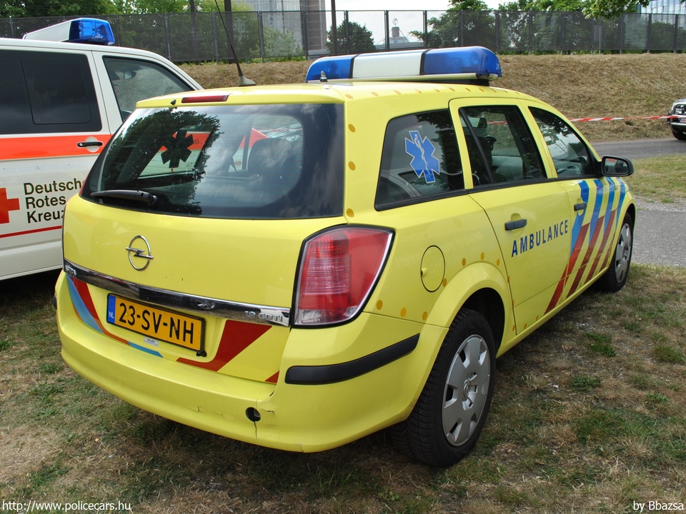 Opel Astra H Caravan 1.9 CDTI, fotó: Bbazsa
Keywords: holland Hollandia mentő mentőautó Netherlands Dutch ambulance