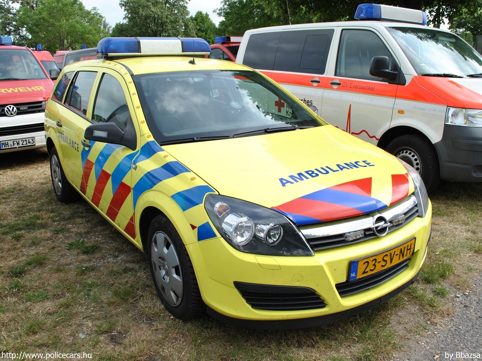 Opel Astra H Caravan 1.9 CDTI, fotó: Bbazsa
Keywords: holland Hollandia mentő mentőautó Netherlands Dutch ambulance
