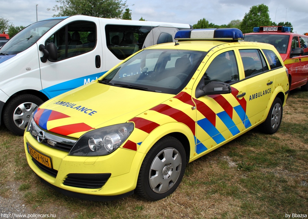 Opel Astra H Caravan 1.9 CDTI, fotó: Bbazsa
Keywords: holland Hollandia mentő mentőautó Netherlands Dutch ambulance