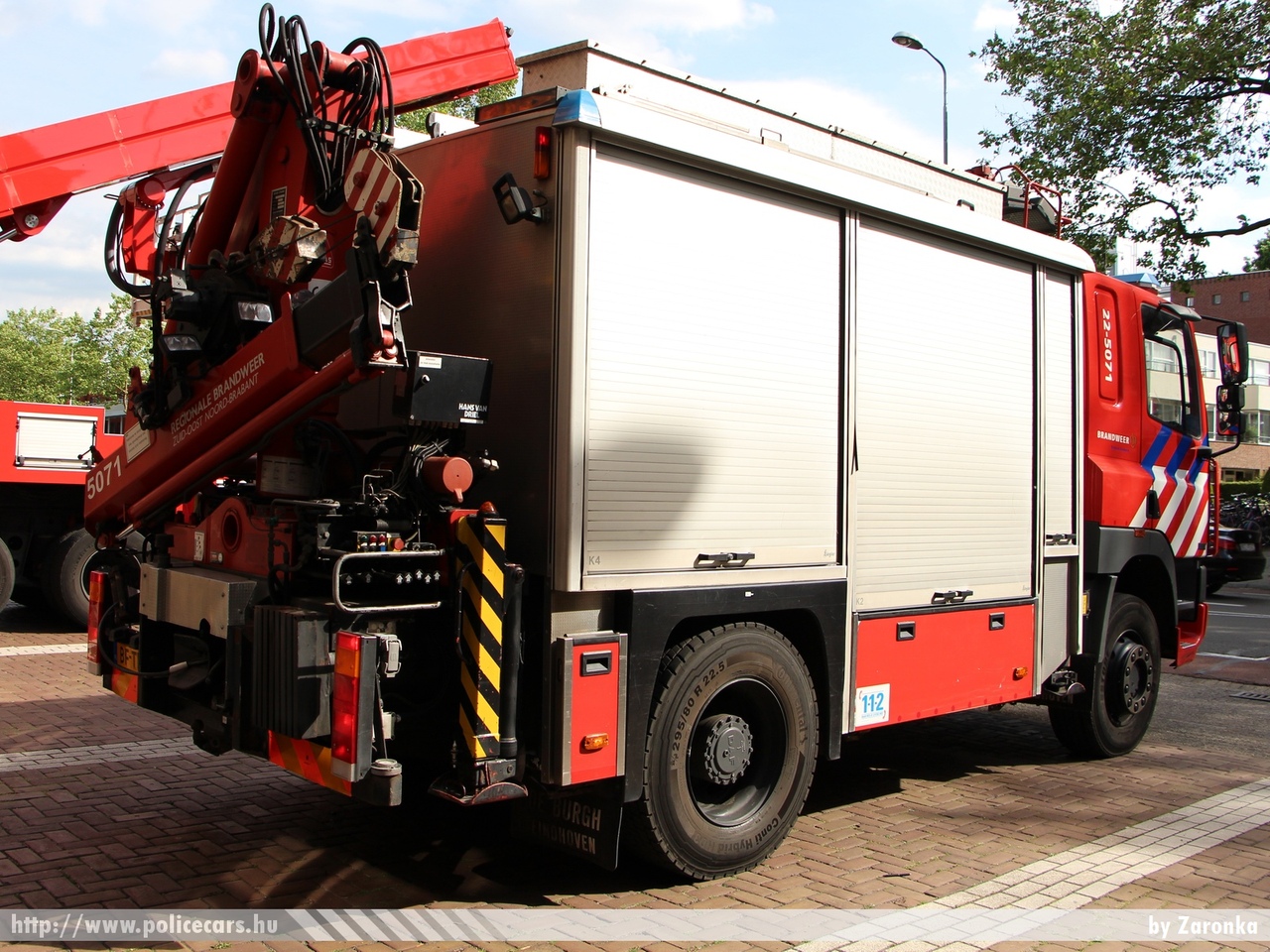 DAF 75-240, fotó: Zaronka
Keywords: holland Hollandia tûzoltó tûzoltóautó tûzoltóság Netherlands Dutch fire firetruck