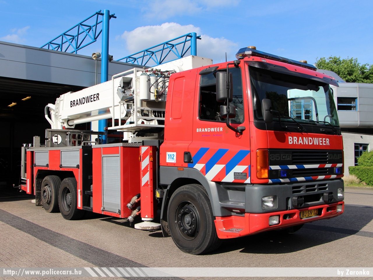 DAF CF 85-380, fotó: Zaronka
Keywords: holland Hollandia tûzoltó tûzoltóautó tûzoltóság Netherlands Dutch fire firetruck