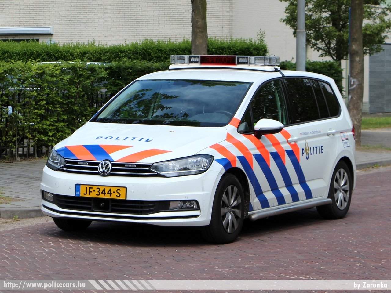 Volkswagen Touran, fotó: Zaronka
Keywords: rendőr rendőrautó rendőrség Hollandia holland police policecar Netherlands dutch