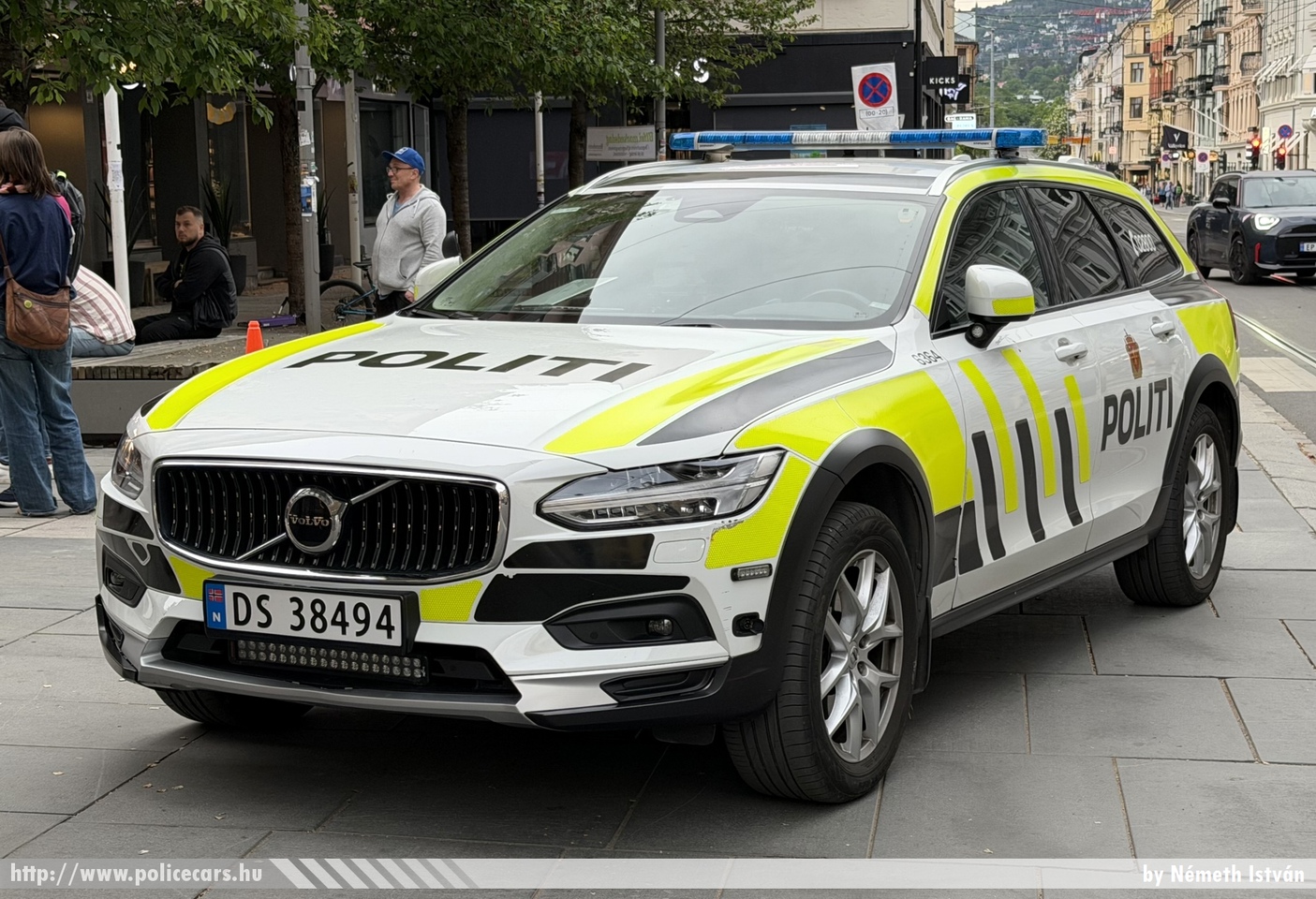 Volvo V90 Cross Country, Politi, fotó: Németh István
Keywords: norway norvegian norvég norvégia rendőr rendőrautó rendőrség police policecar
