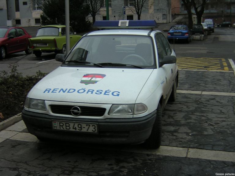 Opel Astra, fotó: Gzozzo pictures
Keywords: rendőrség rendőr rendőrautó magyar Magyarország RB49-73 police policecar hungarian Hungary