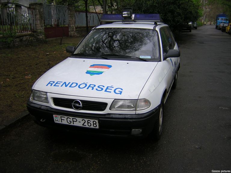 Opel Astra, fotó: Gzozzo pictures

Keywords: rendőrség rendőr rendőrautó magyar Magyarország FGP-268 police policecar hungarian Hungary