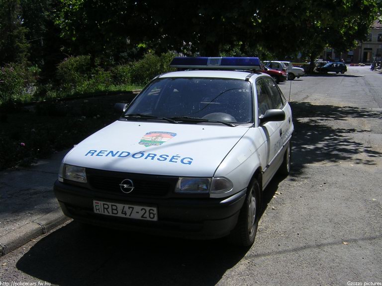 Opel Astra, fotó: Gzozzo pictures
Keywords: rendőrség rendőr rendőrautó magyar Magyarország RB47-26 police policecar hungarian Hungary