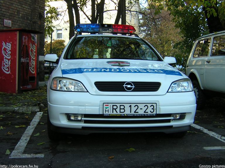 Opel Astra, fotó: Gzozzo pictures
Keywords: rendőrség rendőr rendőrautó magyar Magyarország RB12-23 police policecar hungarian Hungary