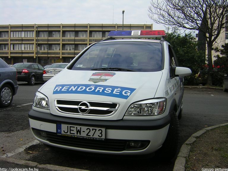 Opel Zafira, fotó: Gzozzo pictures
Keywords: rendőrség rendőr rendőrautó magyar Magyarország JEW-273 police policecar hungarian Hungary