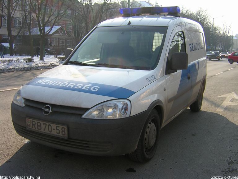 Opel Combo, fotó: Gzozzo pictures
Keywords: rendőrség rendőr rendőrautó magyar Magyarország RB70-58 police policecar hungarian Hungary