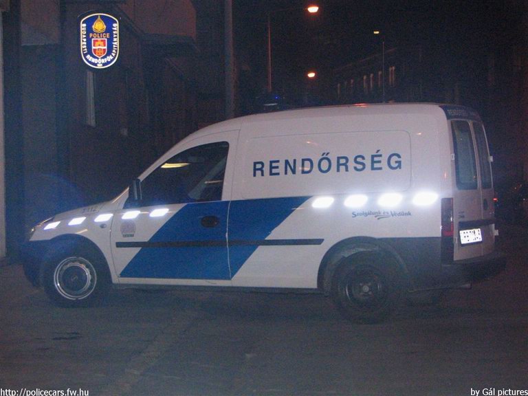 Opel Combo, fotó: Gál András
Keywords: rendőrség rendőr rendőrautó magyar Magyarország police policecar hungarian Hungary