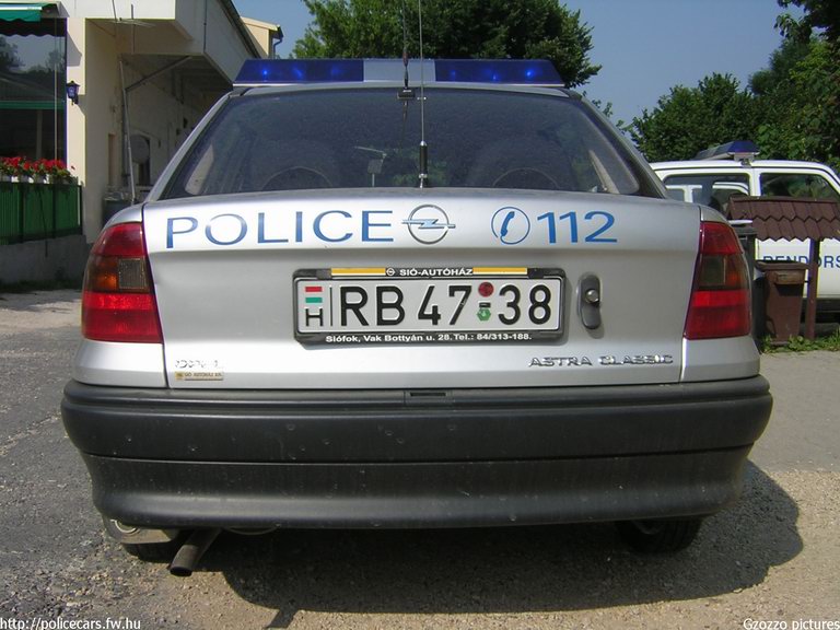 Opel Astra, fotó: Gzozzo pictures
Keywords: rendőrség rendőr rendőrautó magyar Magyarország RB47-38 police policecar hungarian Hungary
