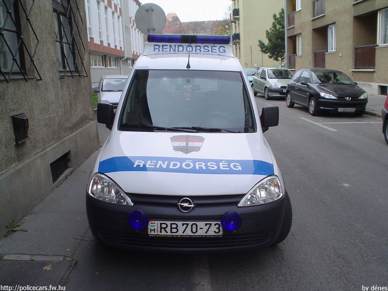 Opel Combo, fotó: dénes
Keywords: rendőrség rendőr rendőrautó magyar Magyarország RB70-73 police policecar hungarian Hungary