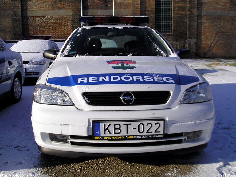 Opel Astra, fotó: Norbee
Keywords: rendőrség rendőr rendőrautó magyar Magyarország KBT-022 police policecar hungarian Hungary