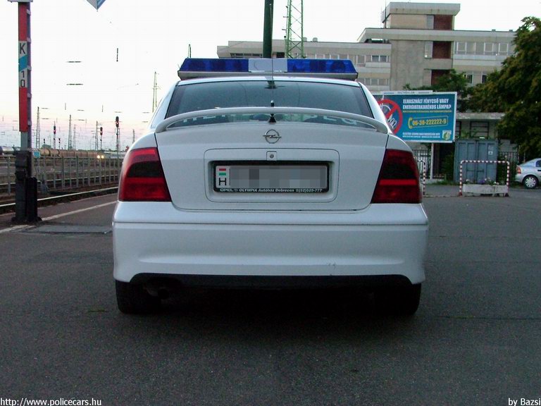 Opel Vectra, fotó: Bazsi
Keywords: rendőrség rendőr rendőrautó magyar Magyarország police policecar hungarian Hungary