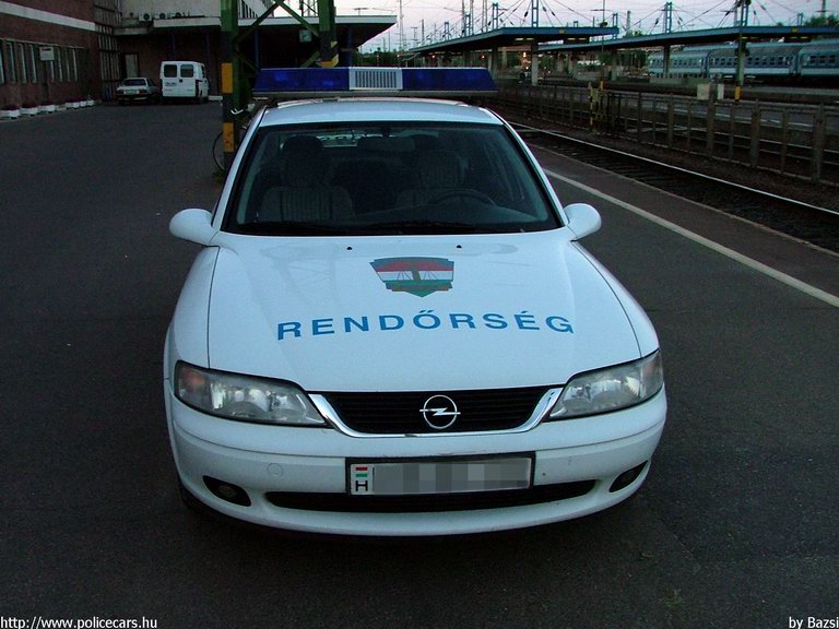 Opel Vectra, fotó: Bazsi
Keywords: rendőrség rendőr rendőrautó magyar Magyarország police policecar hungarian Hungary