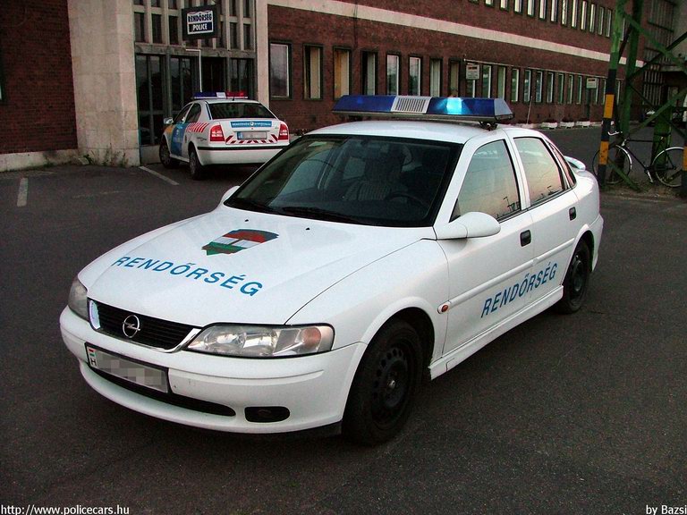 Opel Vectra, fotó: Bazsi
Keywords: rendőrség rendőr rendőrautó magyar Magyarország police policecar hungarian Hungary
