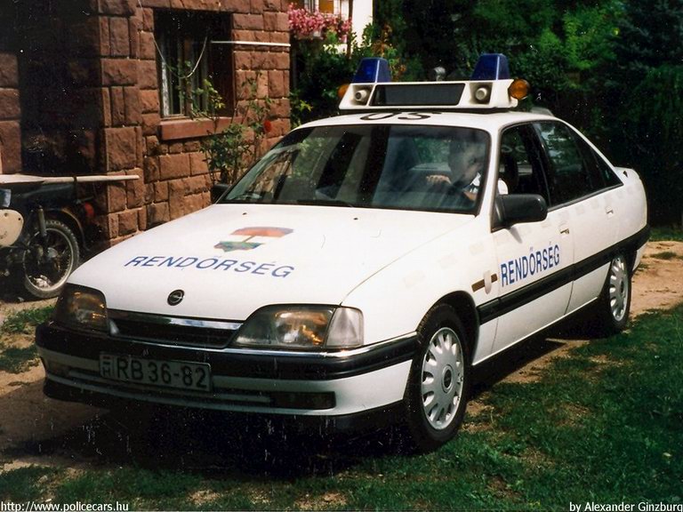 Opel Omega, fotó: Alexander Ginzburg
Keywords: rendőrség rendőr rendőrautó magyar Magyarország RB36-82 police policecar hungarian Hungary