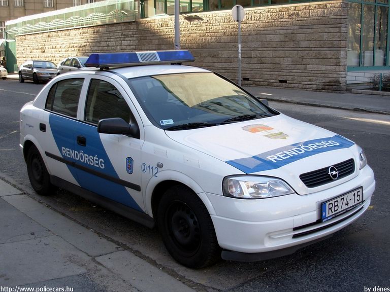 Opel Astra, fotó: dénes
Keywords: rendőrség rendőr rendőrautó magyar Magyarország RB74-15 police policecar hungarian Hungary