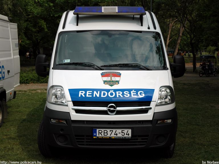 Opel Movano, fotó: Norbee
Keywords: rendőrség rendőr rendőrautó magyar Magyarország RB74-54 police policecar hungarian Hungary