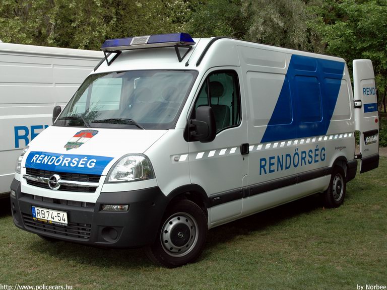 Opel Movano, fotó: Norbee
Keywords: rendőrség rendőr rendőrautó magyar Magyarország RB74-54 police policecar hungarian Hungary