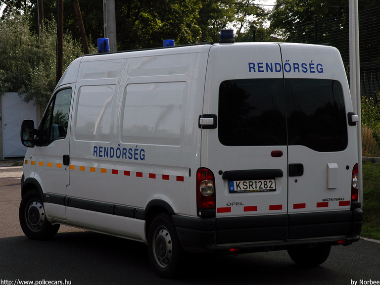 Opel Movano, fotó: Norbee
Keywords: rendőr rendőrség rendőrautó magyar Magyarország KSR-282 police policecar hungarian Hungary
