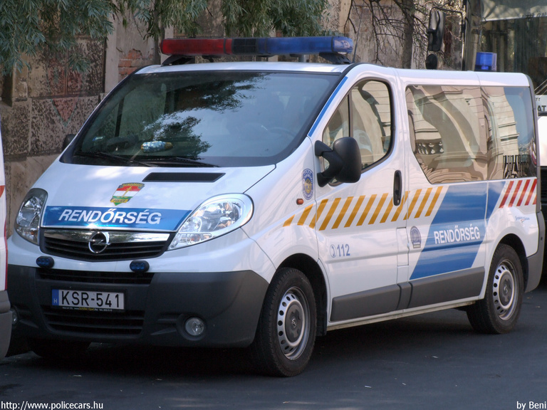 Opel Vivaro, fotó: Beni
Keywords: rendőr rendőrség rendőrautó magyar Magyarország KSR-541 police policecar hungarian Hungary