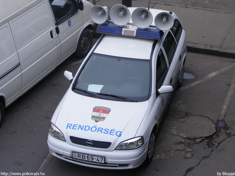Opel Astra G, fotó: Bbazsa
Keywords: rendőr rendőrség rendőrautó magyar Magyarország RB69-47 police policecar hungarian Hungary