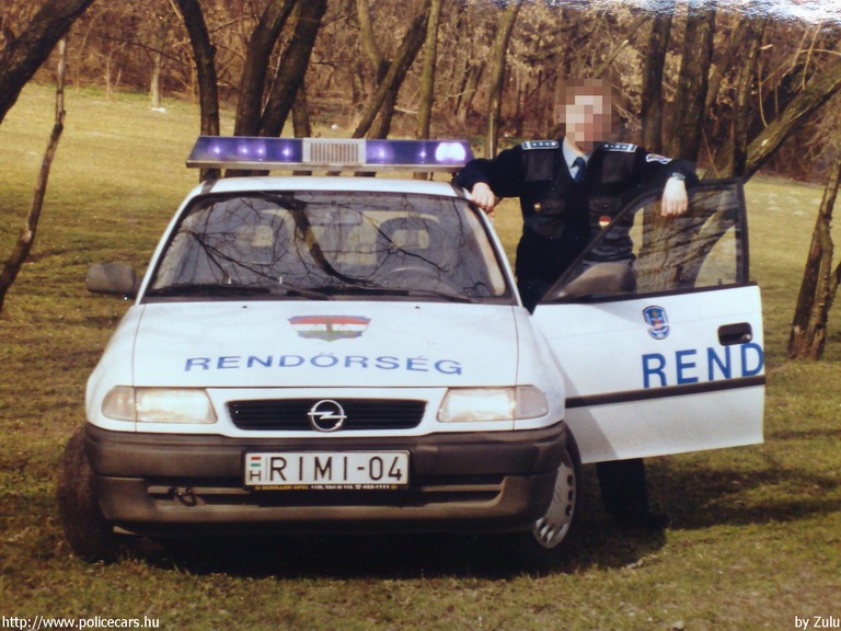 Opel Astra F, fotó: Zulu
Keywords: rendőr rendőrautó rendőrség magyar Magyarország RIMI-04 police policecar hungarian Hungary