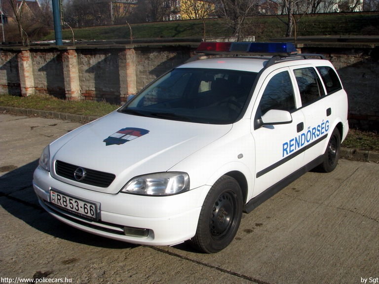 Opel Astra G, fotó: Sgt
Keywords: rendőr rendőrautó rendőrség magyar Magyarország RB53-66 police policecar hungarian Hungary
