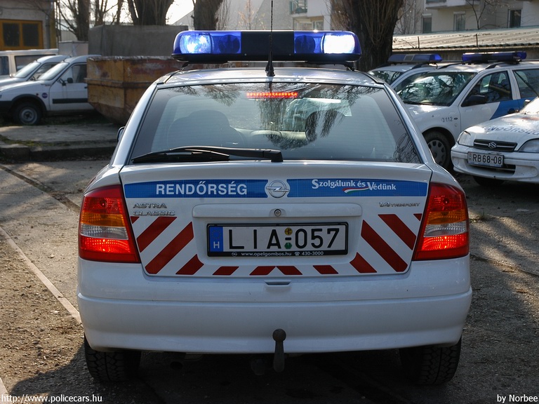 Opel Astra G, fotó: Norbee
Keywords: rendőr rendőrautó rendőrség magyar Magyarország LIA-057 police policecar hungarian Hungary