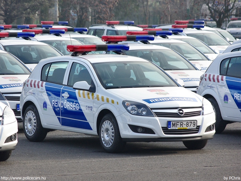 Opel Astra H, fotó: PChris
Keywords: rendőr rendőrautó rendőrség magyar Magyarország MFR-879 police policecar hungarian Hungary