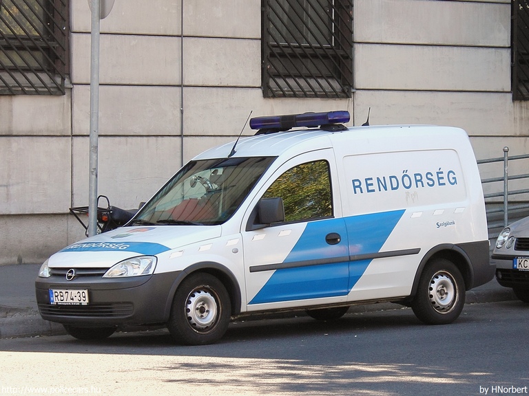 Opel Combo, fotó: HNorbert
Keywords: rendőr rendőrautó rendőrség magyar Magyarország RB74-89 police policecar hungarian Hungary