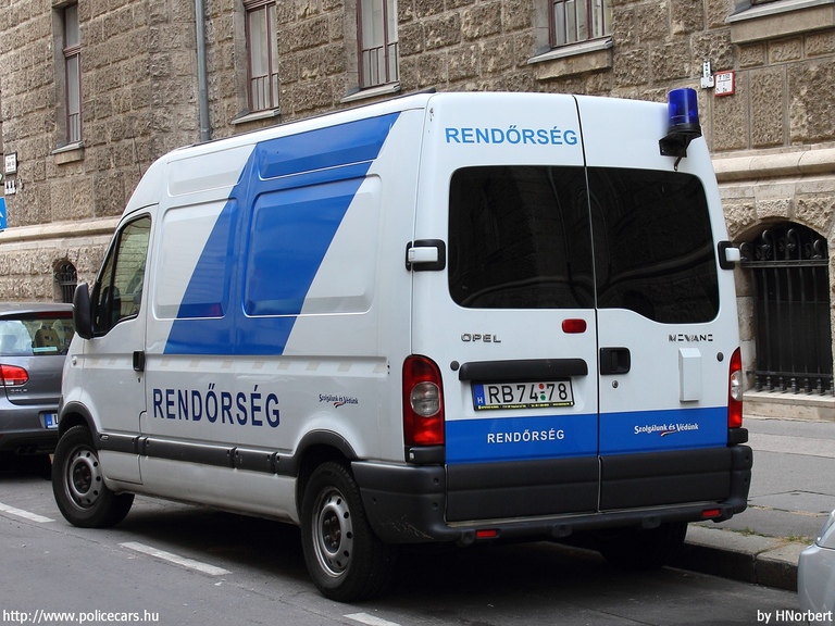 Opel Movano, fotó: HNorbert
Keywords: rendőr rendőrautó rendőrség magyar Magyarország RB74-78 police policecar hungarian Hungary
