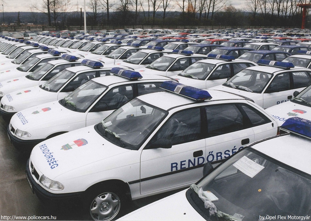 Opel Astra F, fotó: Opel Flex Motorgyár
Keywords: rendőr rendőrautó rendőrség magyar Magyarország police policecar hungarian Hungary