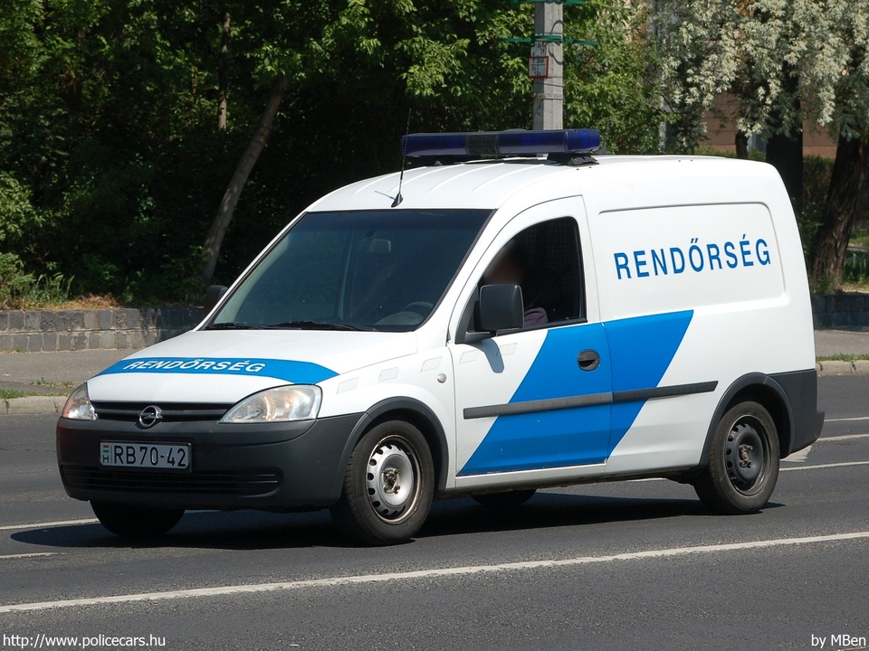 Opel Combo, fotó: MBen
Keywords: rendőrség rendőr rendőrautó magyar Magyarország RB70-42 police policecar hungarian Hungary