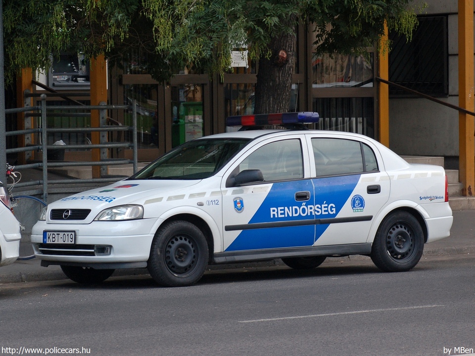 Opel Astra G, fotó: MBen
Keywords: rendőrautó rendőrség rendőr magyar Magyarország KBT-019 police policecar hungarian Hungary