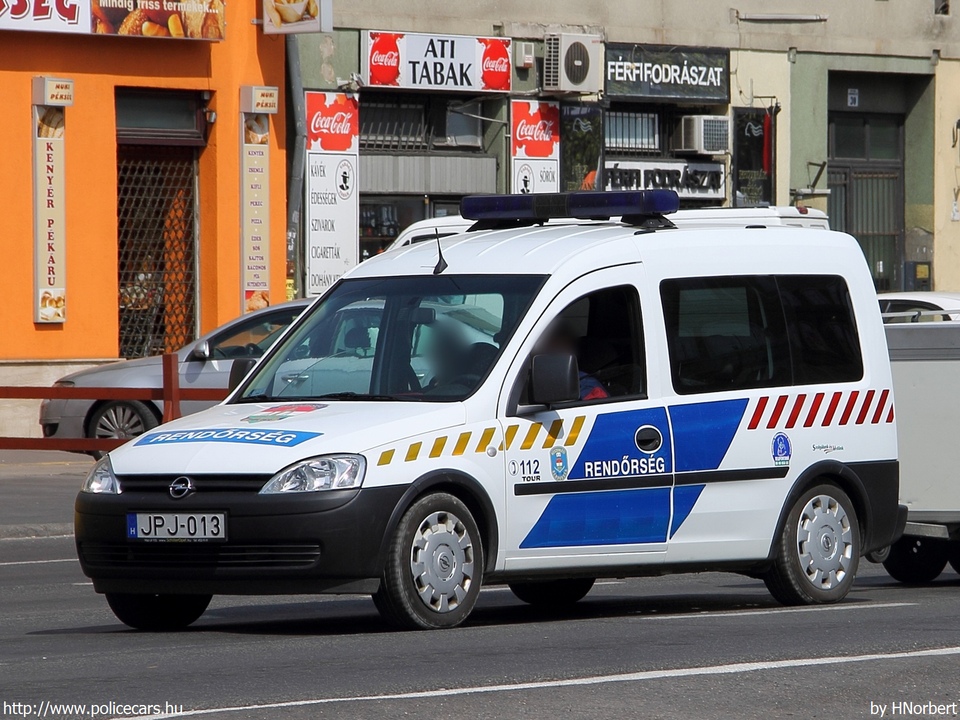Opel Combo, fotó: HNorbert
Keywords: rendőrautó rendőrség rendőr magyar Magyarország JPJ-013 police policecar hungarian Hungary